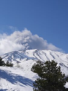 Escursioni Etna in inverno con ciaspole